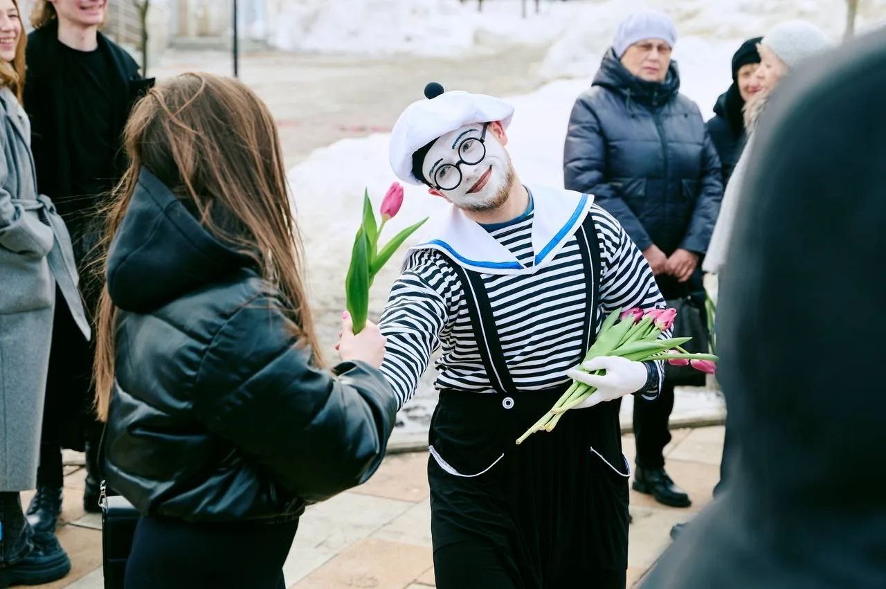 Сегодня в центре Тулы было по-настоящему празднично! Сегодня в центре Тулы было по-настоящему празднично!