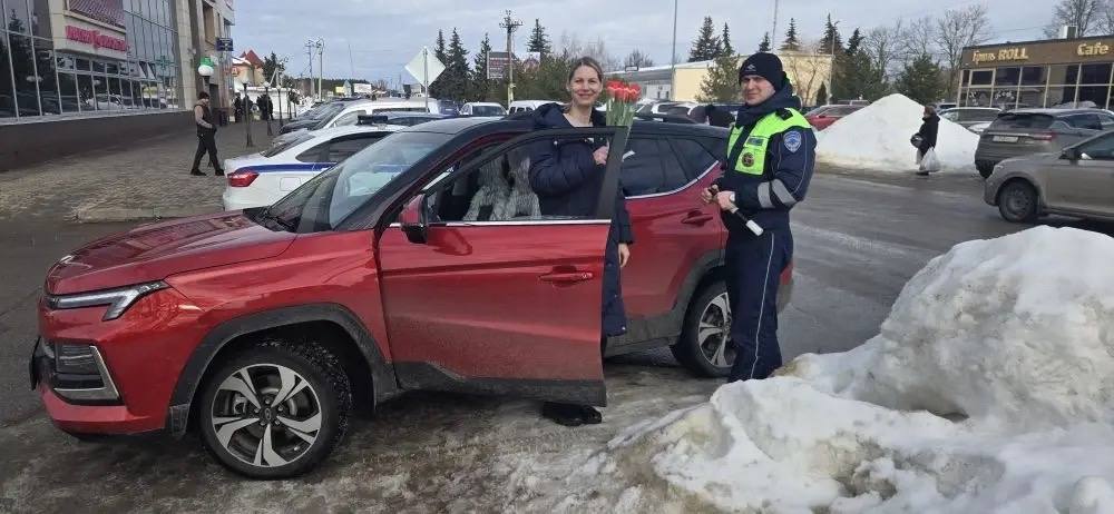 Продолжение яркой акции «Цветы для автоледи»