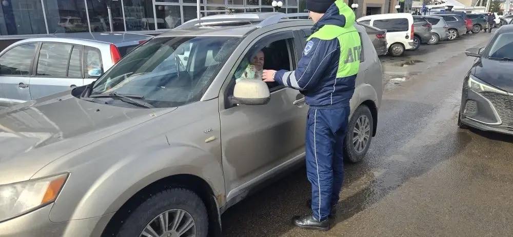 Продолжение яркой акции «Цветы для автоледи» Продолжение яркой акции «Цветы для автоледи»