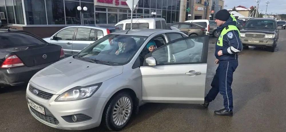 Продолжение яркой акции «Цветы для автоледи» Продолжение яркой акции «Цветы для автоледи»