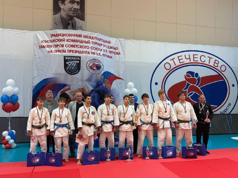 Евгений Смолянинов принял участие в проведении турнира по дзюдо в Санкт-Петербурге В северной столице состоялся 52-й традиционный юношеский командный турнир по дзюдо памяти Героя Советского Союза Василия Яковлевича Петрова... Евгений Смолянинов принял участие в проведении турнира по дзюдо в Санкт-Петербурге В северной столице состоялся 52-й традиционный юношеский командный турнир по дзюдо памяти Героя Советского Союза Василия Яковлевича Петрова...