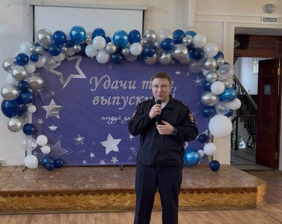 В Туле сотрудники полиции приняли участие в церемонии вручения дипломов выпускникам Юридического полицейского колледжа