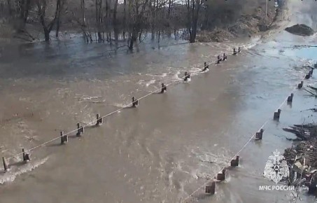 В Ясногорском районе затопило низководный мост через Беспуту из-за паводка