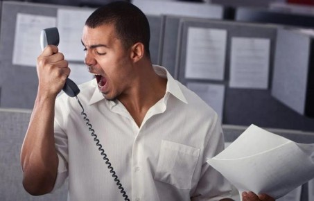 Как подать жалобу на коллекторов: всё, что нужно знать