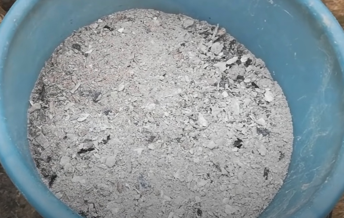 Зачем нужно знать, кому зола не друг: уникальные особенности удобрения