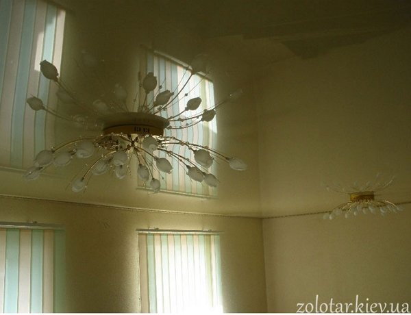 Потолки, которые вдохновляют: выбираем идеальный натяжной вариант для вашего интерьера