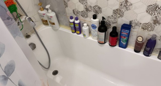 Зубная паста как временное решение: как незаметно скрыть сколы на плитке