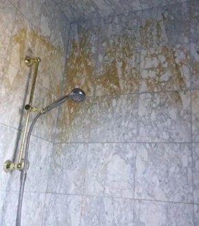 Ржавчина на натуральном камне: привычная проблема в интерьере