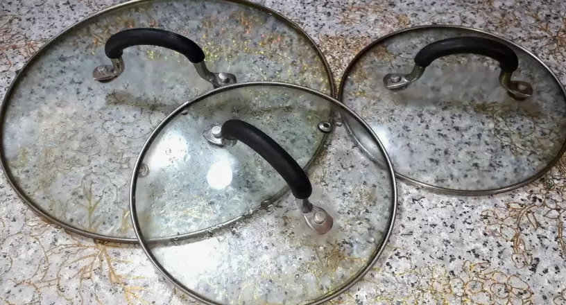 Как вернуть блеск стеклянным крышкам: секреты опытных хозяек