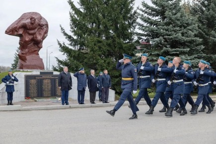 � 106-� ����������� ��������-��������� �������� ��������������� ������� �������� � �������� ������� ���������� ������������� ����������� � ����� 82-� ��������� �� ��� ���������