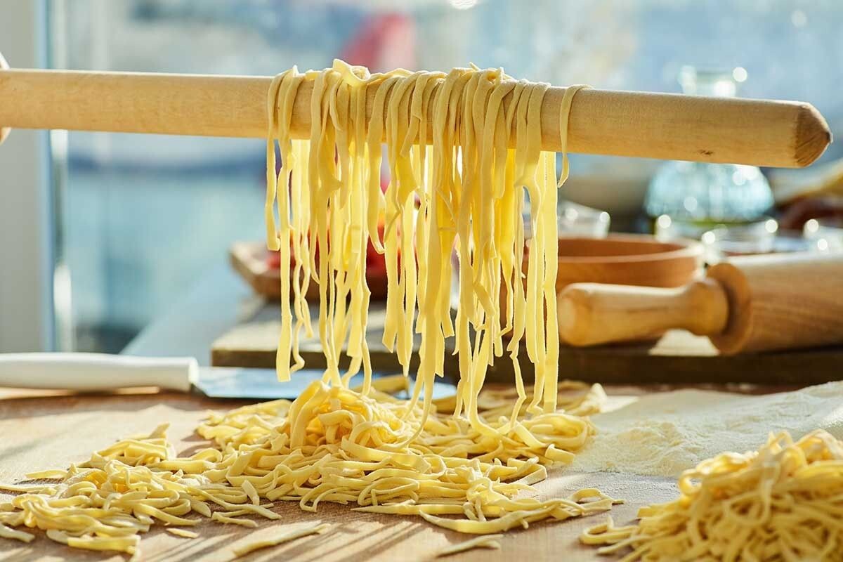 Как приготовить домашнюю лапшу: простой рецепт и секреты нарезки