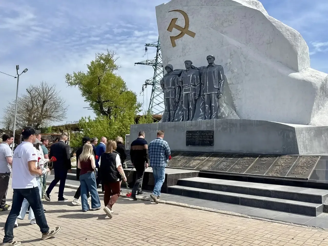 Дмитрий Миляев: День Великой Победы - праздник, объединяющий сердца - все народы, все поколения, всех граждан нашей страны Дмитрий Миляев: День Великой Победы - праздник, объединяющий сердца - все народы, все поколения, всех граждан нашей страны