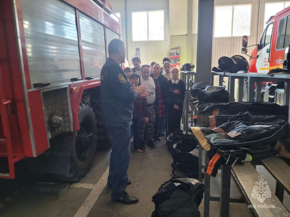 Одоевские спасатели провели экскурсию для подопечных «Тульского Дома Заботы»