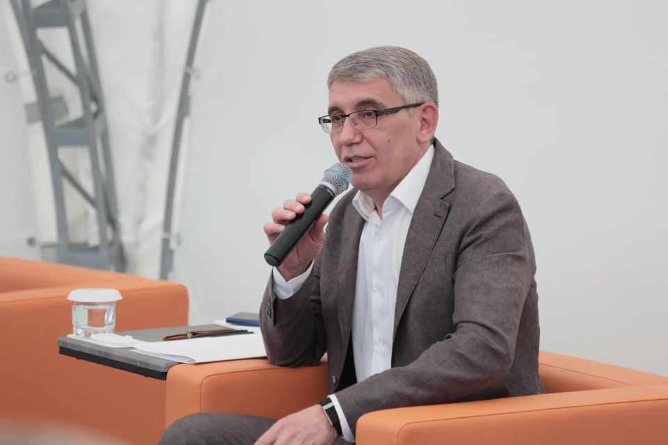 Дмитрий Миляев: «Мы должны рассказывать молодому поколению, что рождение детей — это счастье!»