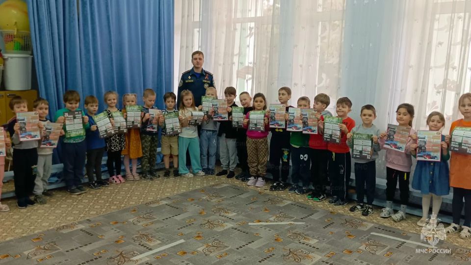В Новомосковске продолжается профилактическая работа по предупреждению пожаров среди детей В Новомосковске продолжается профилактическая работа по предупреждению пожаров среди детей