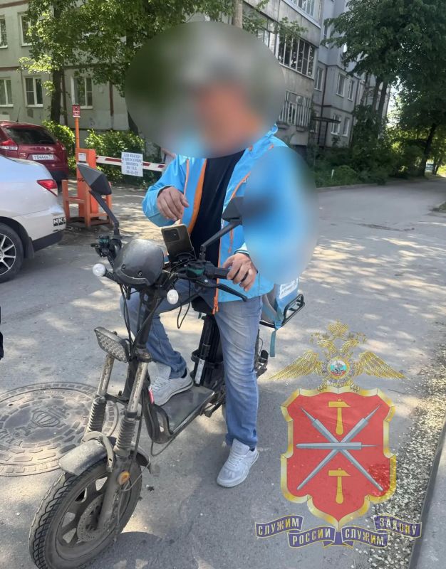 В Туле полицейские провели профилактические мероприятия по проверке иностранных граждан, работающих в службах доставки В Туле полицейские провели профилактические мероприятия по проверке иностранных граждан, работающих в службах доставки