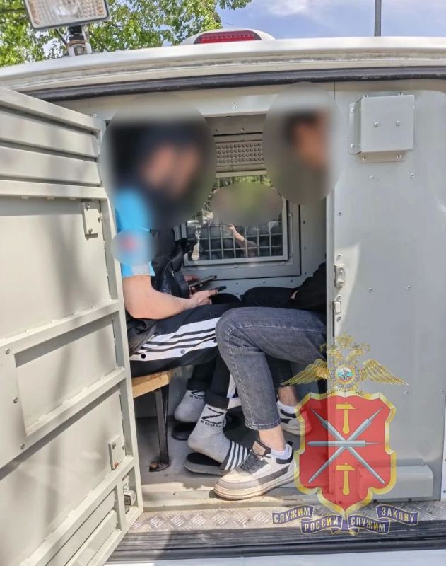 В Туле полицейские провели профилактические мероприятия по проверке иностранных граждан, работающих в службах доставки В Туле полицейские провели профилактические мероприятия по проверке иностранных граждан, работающих в службах доставки