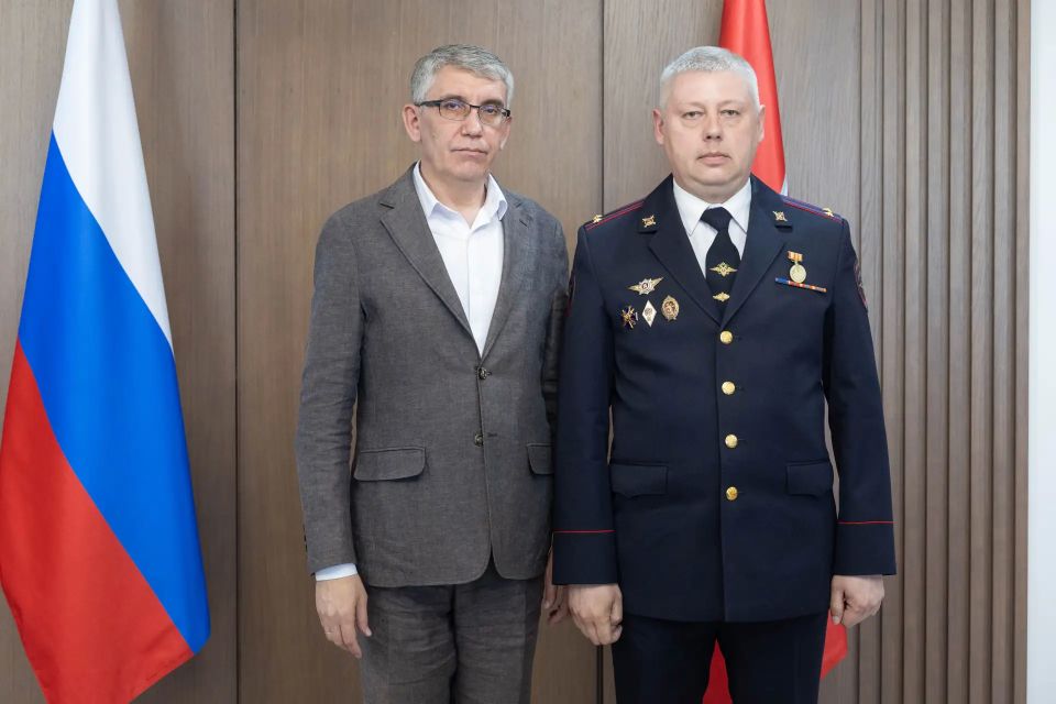 За важный вклад: глава региона Дмитрий Миляев вручил памятный нагрудный знак Губернатора Тульской области «Участник военного парада в городе-герое Туле» За важный вклад: глава региона Дмитрий Миляев вручил памятный нагрудный знак Губернатора Тульской области «Участник военного парада в городе-герое Туле»