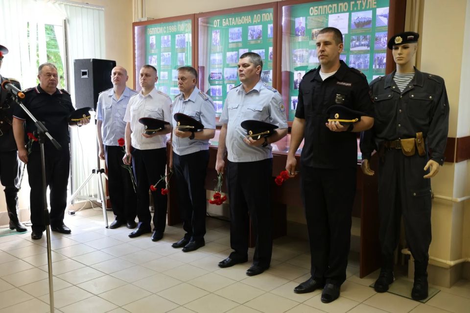 В УМВД России по Тульской области открылась выставка «Наши герои на СВО», посвященная памяти павших коллег В УМВД России по Тульской области открылась выставка «Наши герои на СВО», посвященная памяти павших коллег