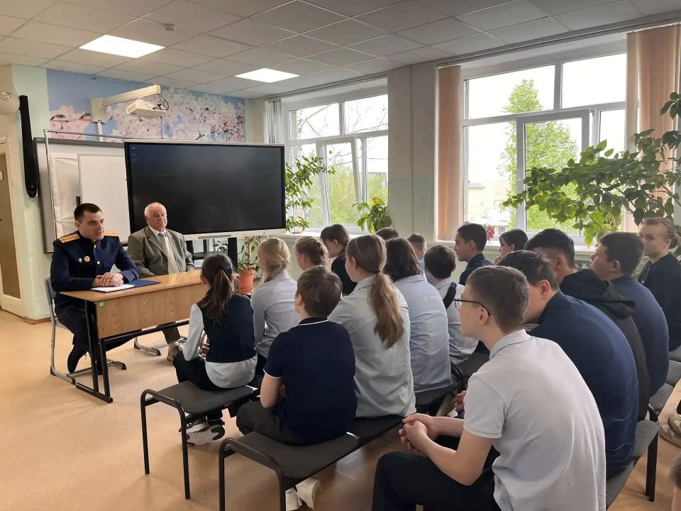 Следователь провел для школьников профилактическое занятие по противодействию терроризму и скулшутингу Следователь провел для школьников профилактическое занятие по противодействию терроризму и скулшутингу