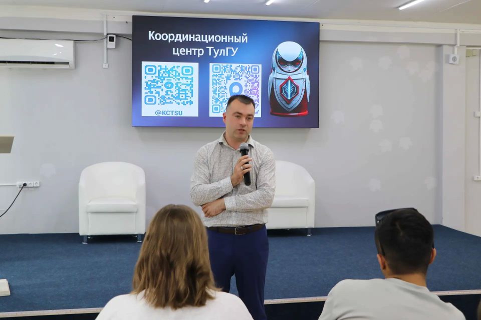 В Туле сотрудники полиции провели со студентами открытый диалог по противодействию экстремизму В Туле сотрудники полиции провели со студентами открытый диалог по противодействию экстремизму