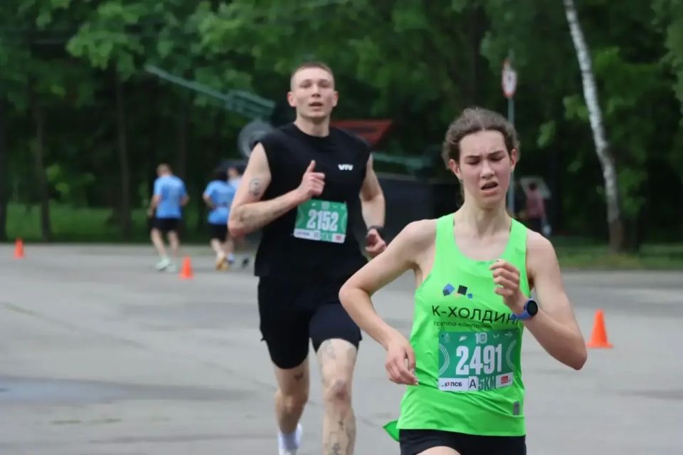 Дмитрий Миляев: #Нашасилавспорте. Более 2000 любителей здорового образа жизни присоединились к юбилейному «Забегу.РФ» В Центральном парке им. П.П. Белоусова жители и гости оружейной столицы вышли на старт юбилейного... Дмитрий Миляев: #Нашасилавспорте. Более 2000 любителей здорового образа жизни присоединились к юбилейному «Забегу.РФ» В Центральном парке им. П.П. Белоусова жители и гости оружейной столицы вышли на старт юбилейного...