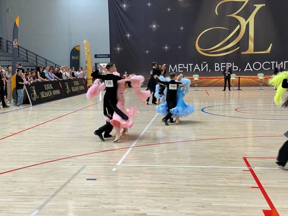 А сейчас пора в пляс: в Туле стартовал «Кубок Звёздной линии» по танцевальному спорту А сейчас пора в пляс: в Туле стартовал «Кубок Звёздной линии» по танцевальному спорту