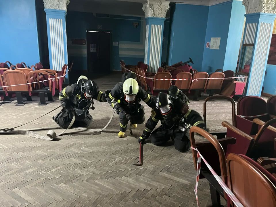 Спасатели города Новомосковск провели пожарно-тактические учения Спасатели города Новомосковск провели пожарно-тактические учения