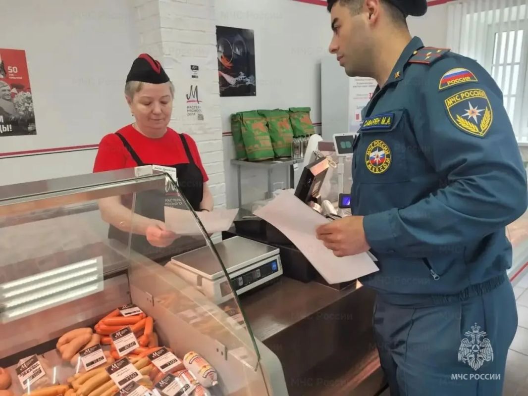 Комплексная профилактика: сотрудники МЧС России обновляют уголки безопасности, проводят рейды в семьях и жилом секторе Одоевского и Арсеньевского районов Комплексная профилактика: сотрудники МЧС России обновляют уголки безопасности, проводят рейды в семьях и жилом секторе Одоевского и Арсеньевского районов