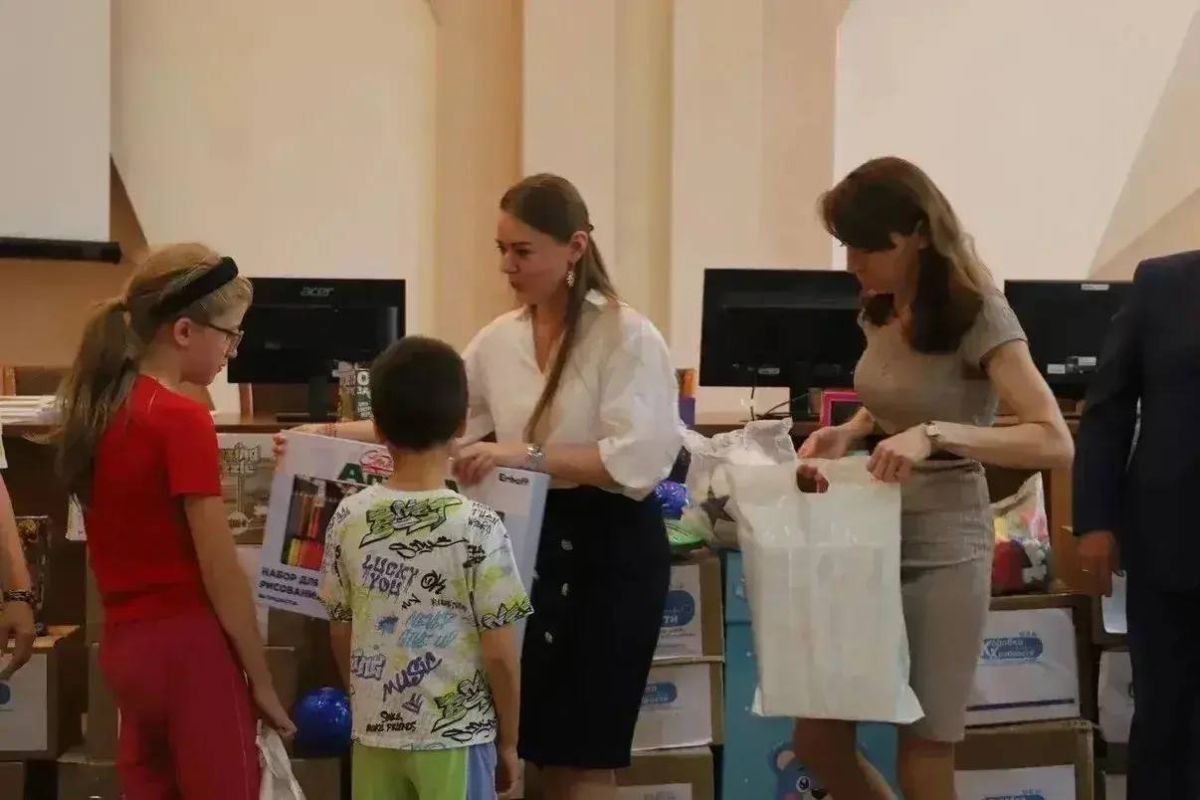 Активисты «Молодой Гвардии Единой России», сторонники и представители общественности доставили «Коробки храбрости» в Тульскую областную детскую больницу Активисты «Молодой Гвардии Единой России», сторонники и представители общественности доставили «Коробки храбрости» в Тульскую областную детскую больницу