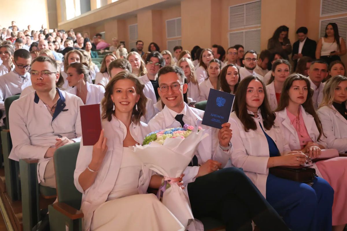 В ТулГУ прошла торжественная церемония вручения дипломов выпускникам мединститута В ТулГУ прошла торжественная церемония вручения дипломов выпускникам мединститута