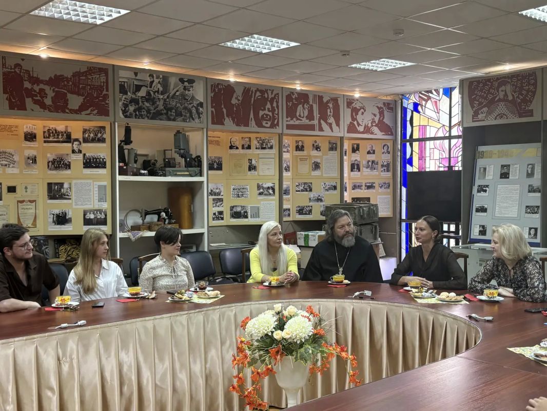 Дарья Герасимова приняла участие во встрече, посвященной Дню семьи, любви и верности Дарья Герасимова приняла участие во встрече, посвященной Дню семьи, любви и верности