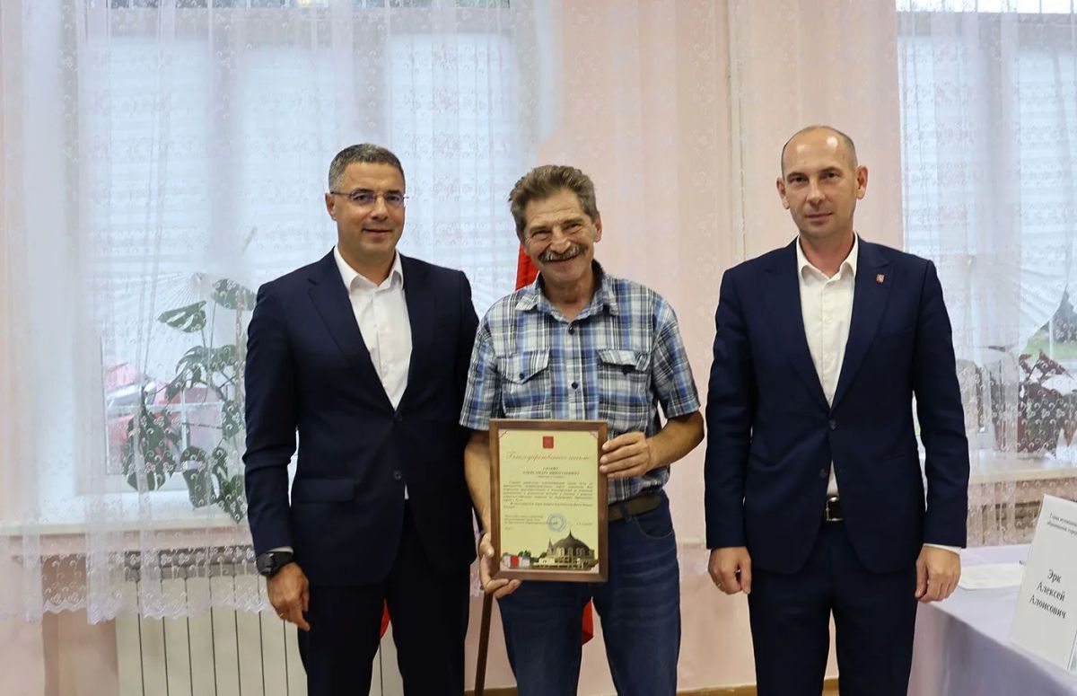 В поселке Рождественском состоялась встреча с активом В поселке Рождественском состоялась встреча с активом