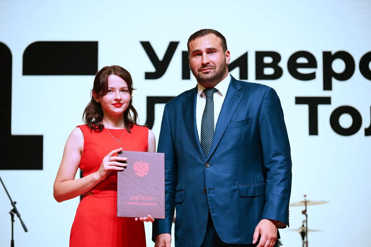 Выпускники-отличники опорных вузов региона получили дипломы Выпускники-отличники опорных вузов региона получили дипломы