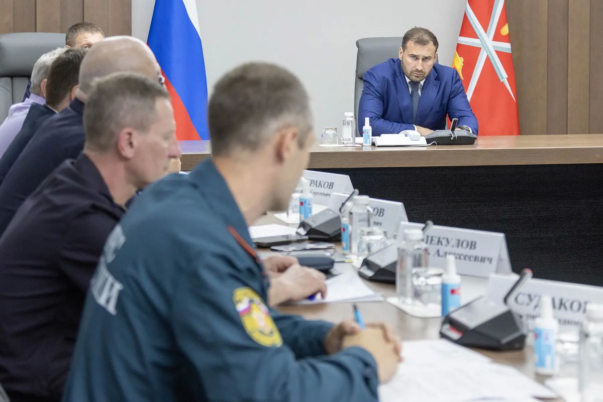 В Тульской области прошло совещание по подготовке к неблагоприятным метеоусловиям В Тульской области прошло совещание по подготовке к неблагоприятным метеоусловиям