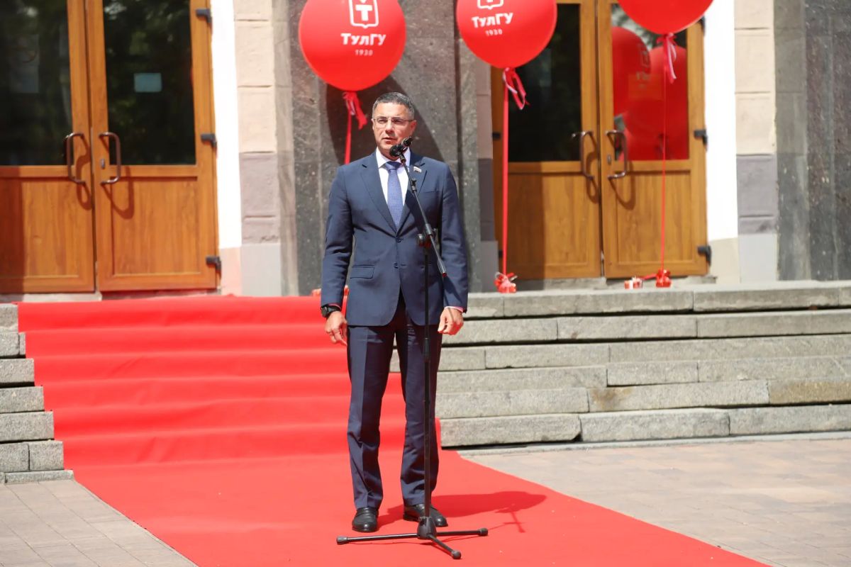 Выпускникам ТулГУ вручили дипломы с отличием Выпускникам ТулГУ вручили дипломы с отличием