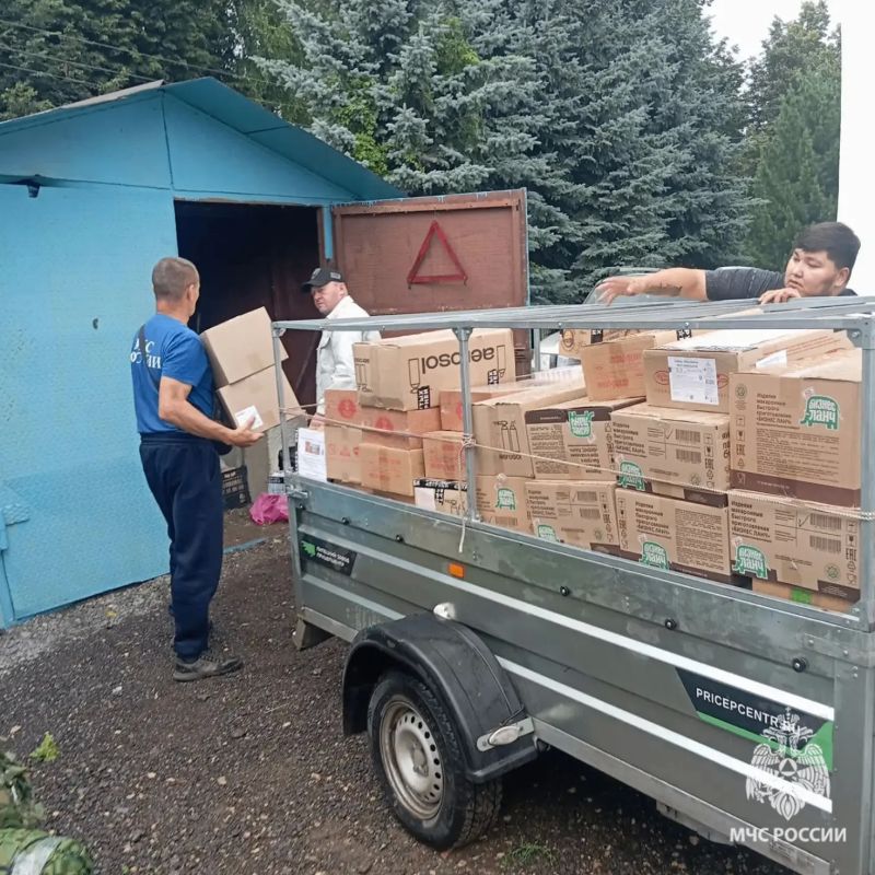 Узловские спасатели и неравнодушные жители района собрали гуманитарную помощь для военнослужащих, выполняющих задачи на Курском направлении Узловские спасатели и неравнодушные жители района собрали гуманитарную помощь для военнослужащих, выполняющих задачи на Курском направлении