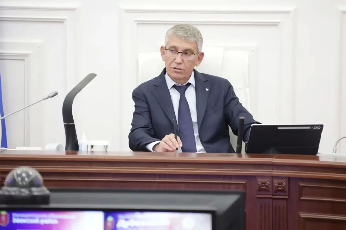 Дмитрий Миляев: Сегодня оперативное совещание посетили необычные гости - ребята, набравшие 100 баллов по нескольким предметам на ЕГЭ Дмитрий Миляев: Сегодня оперативное совещание посетили необычные гости - ребята, набравшие 100 баллов по нескольким предметам на ЕГЭ