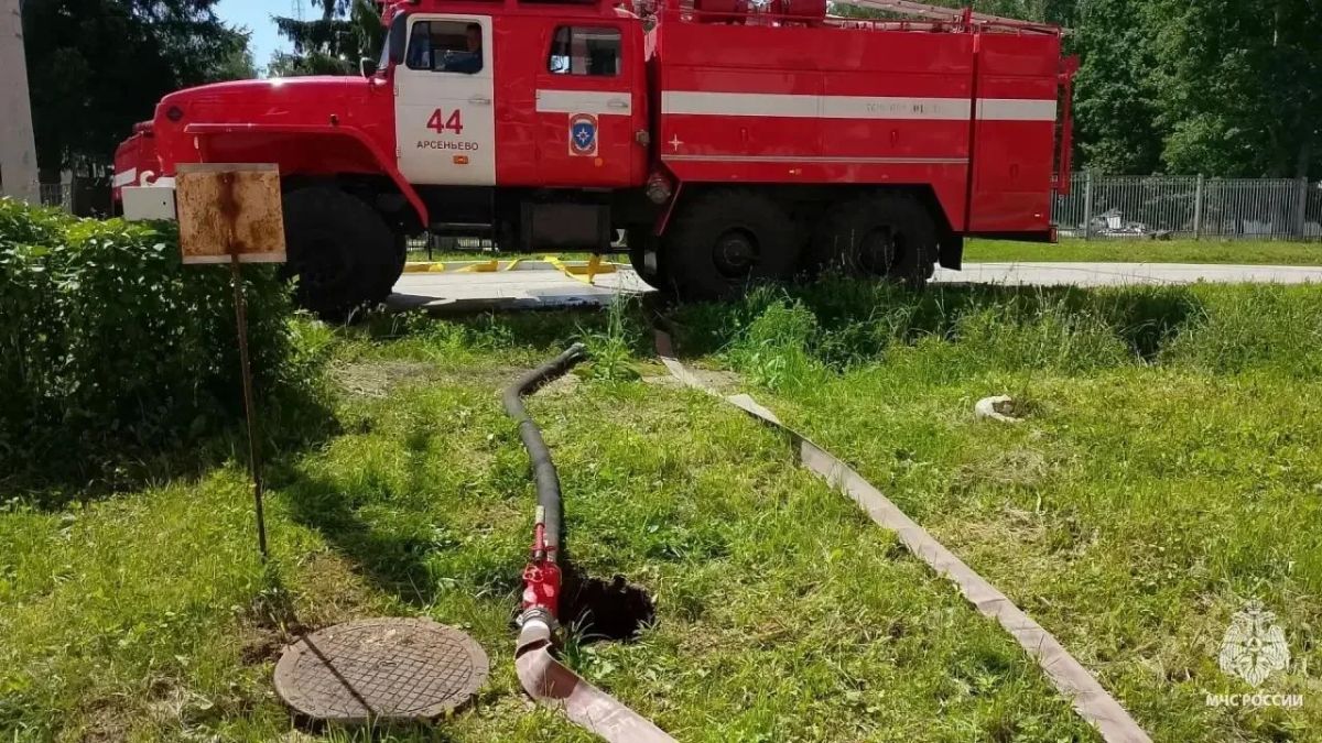 В детском саду поселка Славный прошло пожарно-тактическое учение В детском саду поселка Славный прошло пожарно-тактическое учение