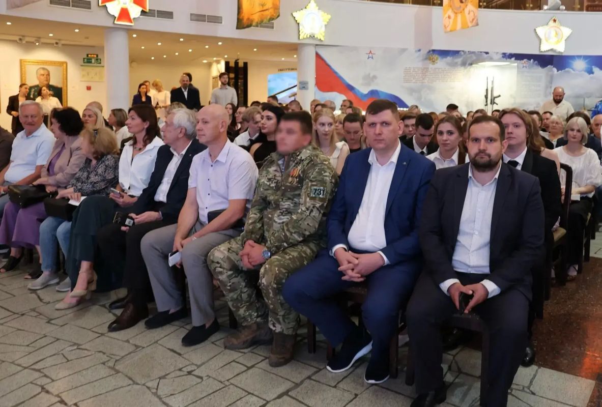 Борис Воловатов поздравил выпускников Тульского филиала Российского экономического университета им. Г.В. Плеханова Борис Воловатов поздравил выпускников Тульского филиала Российского экономического университета им. Г.В. Плеханова