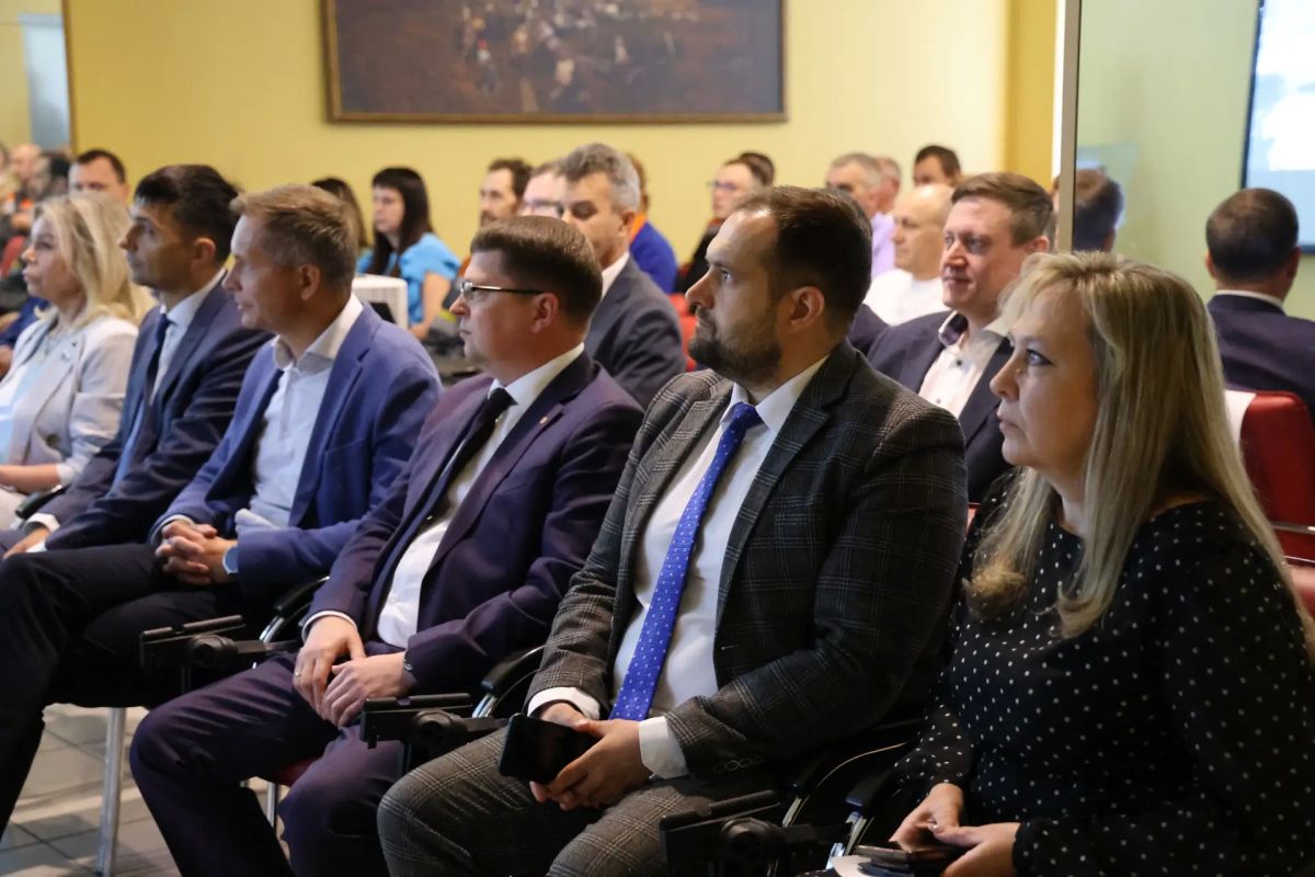 Борис Воловатов поздравил с профессиональным праздником коллектив «ЕВРАЗ Ванадий Тула» Борис Воловатов поздравил с профессиональным праздником коллектив «ЕВРАЗ Ванадий Тула»