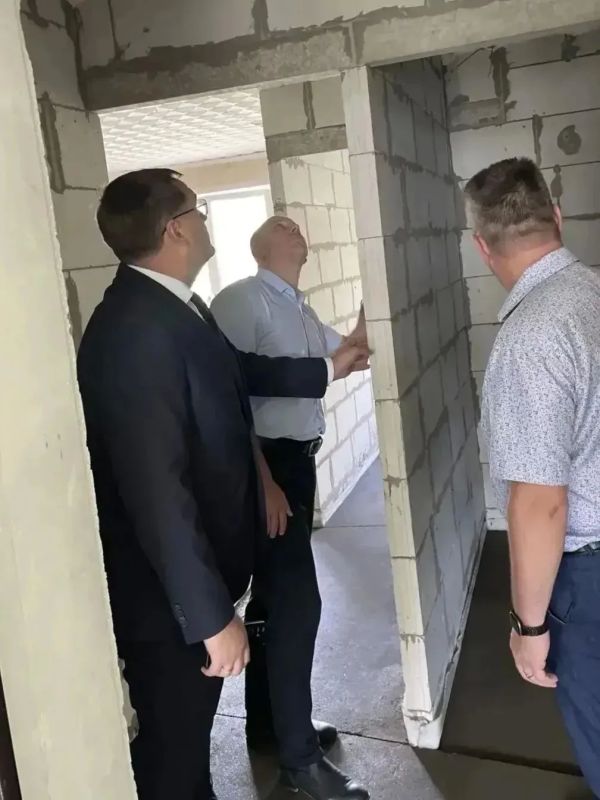 Губернатор показал, как восстанавливают жилые дома, поврежденные беспилотниками в Щёкино Губернатор показал, как восстанавливают жилые дома, поврежденные беспилотниками в Щёкино