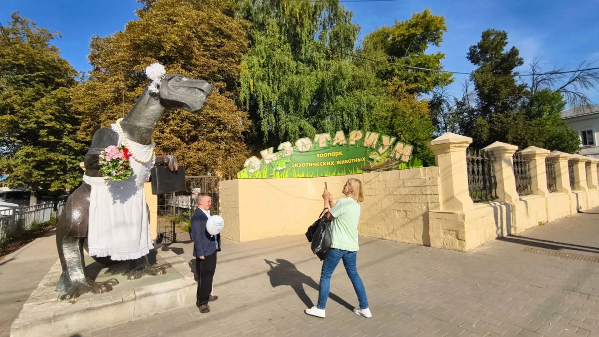 Креативная команда Экзотариума нарядила «тёщу» к 1 сентября Креативная команда Экзотариума нарядила «тёщу» к 1 сентября