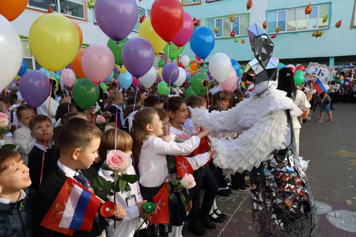 Алексей Эрк побывал на торжественной линейке в День знаний Алексей Эрк побывал на торжественной линейке в День знаний