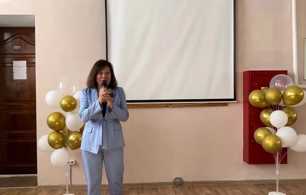 Члены Общественного совета при УМВД поздравили будущих юристов с Днём знаний Члены Общественного совета при УМВД поздравили будущих юристов с Днём знаний