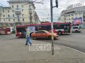 Автобус сломался прямо на перекрестке