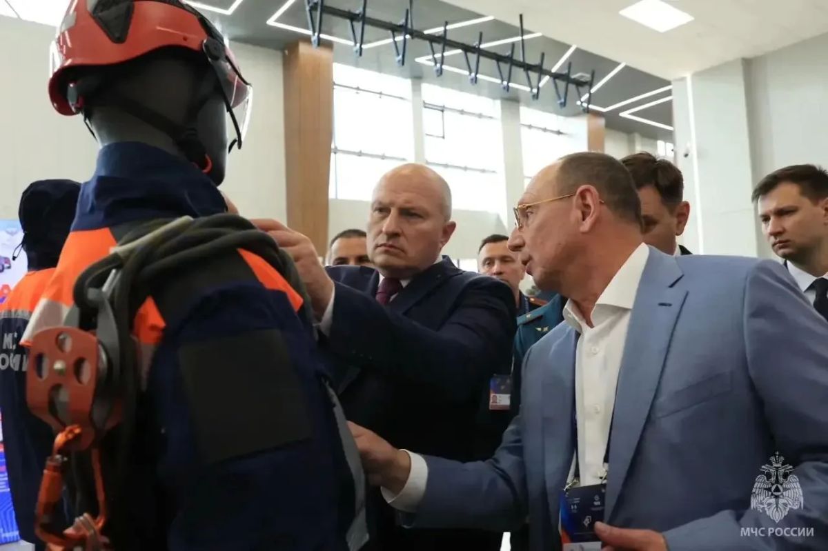 Алексей Сабадырев и Владимир Цибульский принимают участие в XVI Международном салоне «Комплексная безопасность» в Казани Алексей Сабадырев и Владимир Цибульский принимают участие в XVI Международном салоне «Комплексная безопасность» в Казани