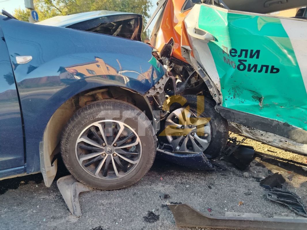 9 машин и 3 человека пострадали в массовой аварии на ул. Демонстрации 9 машин и 3 человека пострадали в массовой аварии на ул. Демонстрации