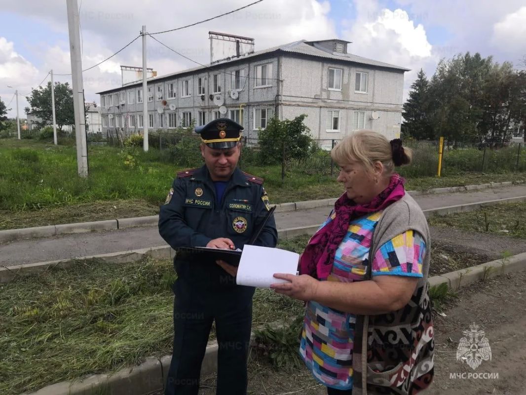 Сотрудники государственного пожарного надзора провели масштабную профилактическую работу в Богородицком и Куркинском районах Сотрудники государственного пожарного надзора провели масштабную профилактическую работу в Богородицком и Куркинском районах