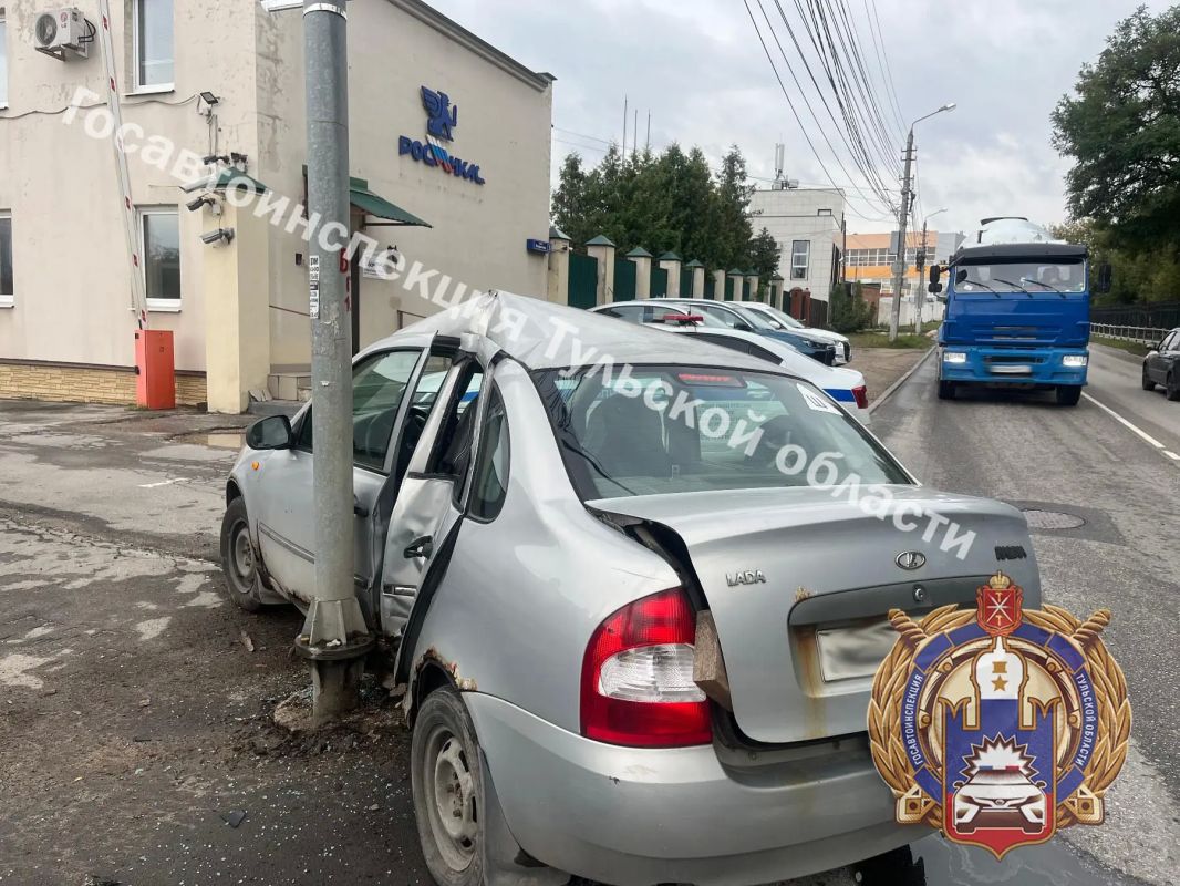 травмы получил водитель автомобиля «Лада», доставлен в медицинское учреждение для оказания помощи травмы получил водитель автомобиля «Лада», доставлен в медицинское учреждение для оказания помощи